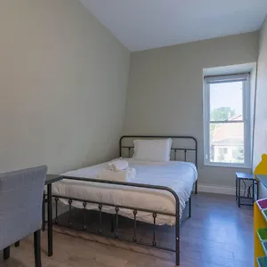 charming-3bdr-2-bath-7-min-to-the-falls-w-parking.niagara-fallshotels.com/